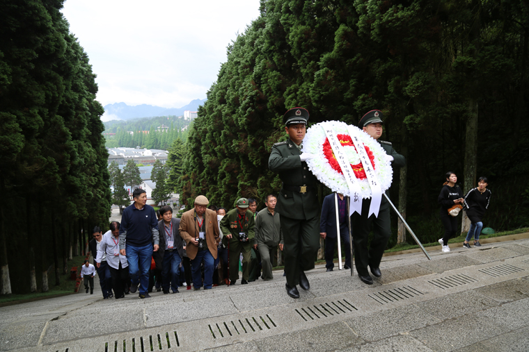 2018時(shí)代榜樣人物會(huì)師井岡山 ·《作家報(bào)》復(fù)刊15周年慶典大型系列活動(dòng)在江西舉辦