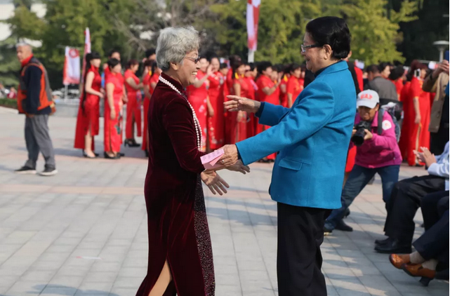 第三屆東方老年文化節(jié) 暨北京東方老年研修學(xué)院十周年系列活動啟動儀式