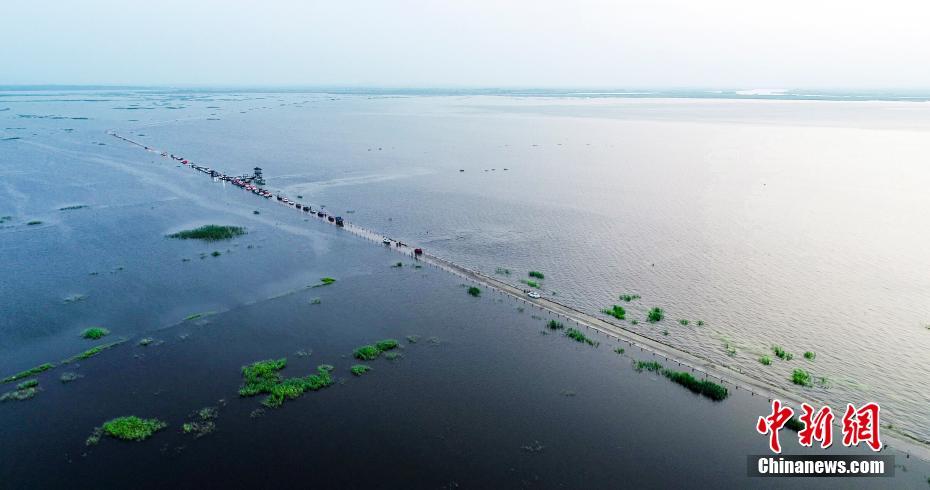 鄱陽(yáng)湖水位上漲 水上公路成美景