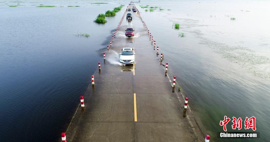 鄱陽(yáng)湖水位上漲 水上公路成美景