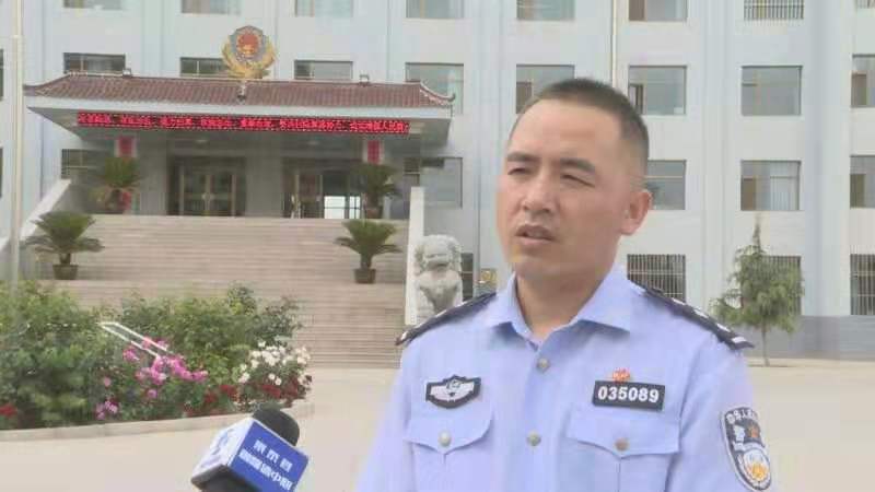 鐵骨柔情擔(dān)道義 忠誠奉獻鑄警魂——好民警謝武東