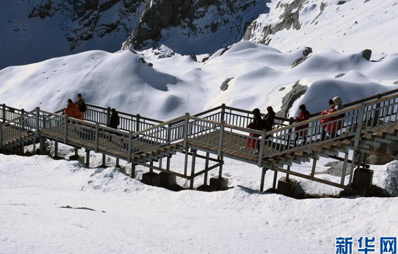 云南麗江：玉龍雪山景色壯美