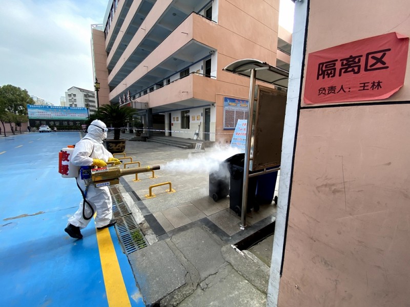 山東退役軍人援鄂突擊隊馳援一線開展防疫消殺工作組照