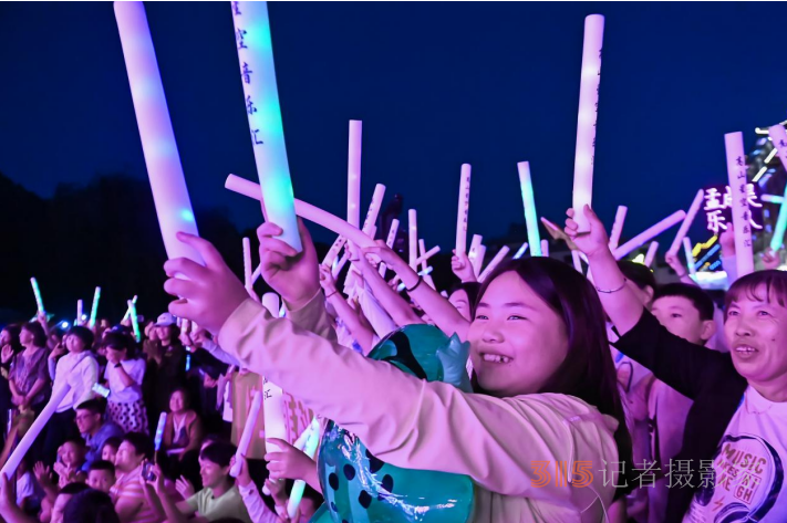 音你而來，為樂而燃！“高山星空音樂匯”綻放龍慶峽